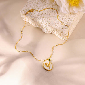 December flower necklace
