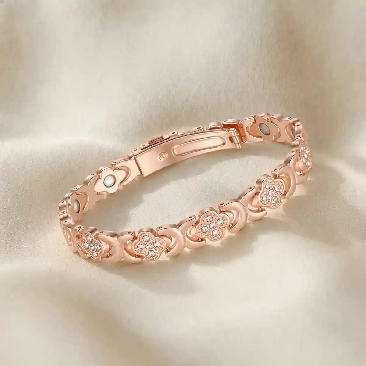 Four-Leaf Clover Magnetic Therapy Bracelet