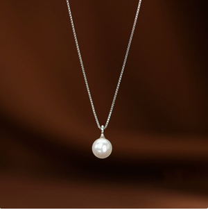 Pearl necklace, minimalist style clavicle chain