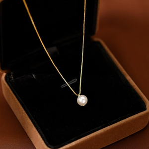 Pearl necklace, minimalist style clavicle chain
