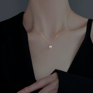 Pearl necklace, minimalist style clavicle chain